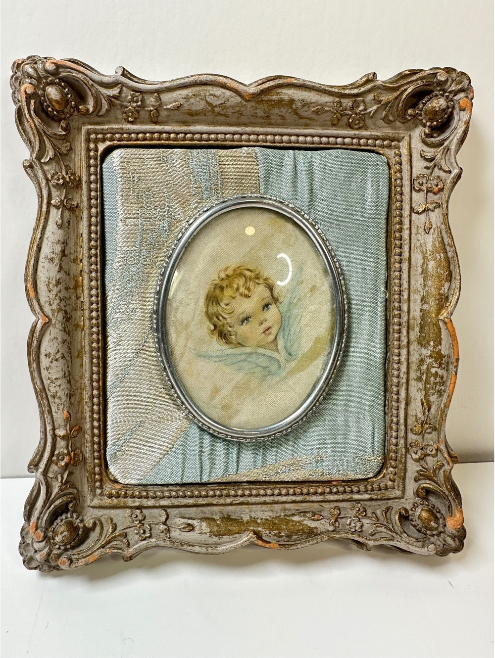 MCM Cameo Creations Winged Cherub Wall Hanging Rococo Resin Frame Bubble Glass